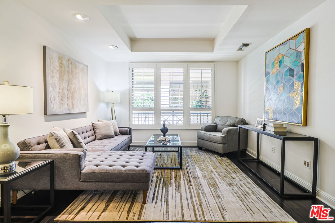 12218 Montana Ave Unit: 208