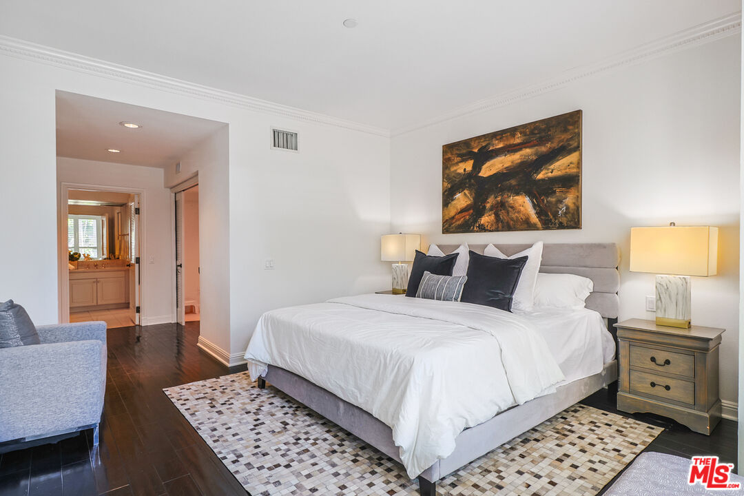 12218 Montana Ave Unit: 208