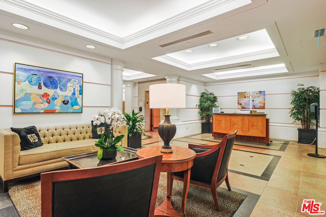 12218 Montana Ave Unit: 208