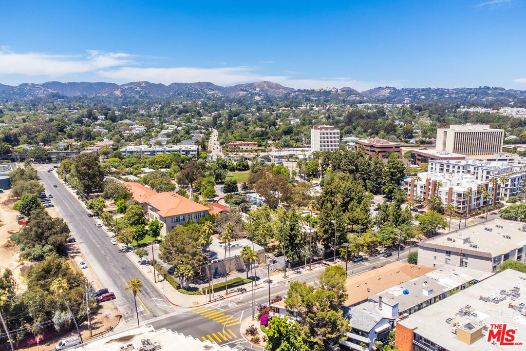 12218 Montana Ave Unit: 208