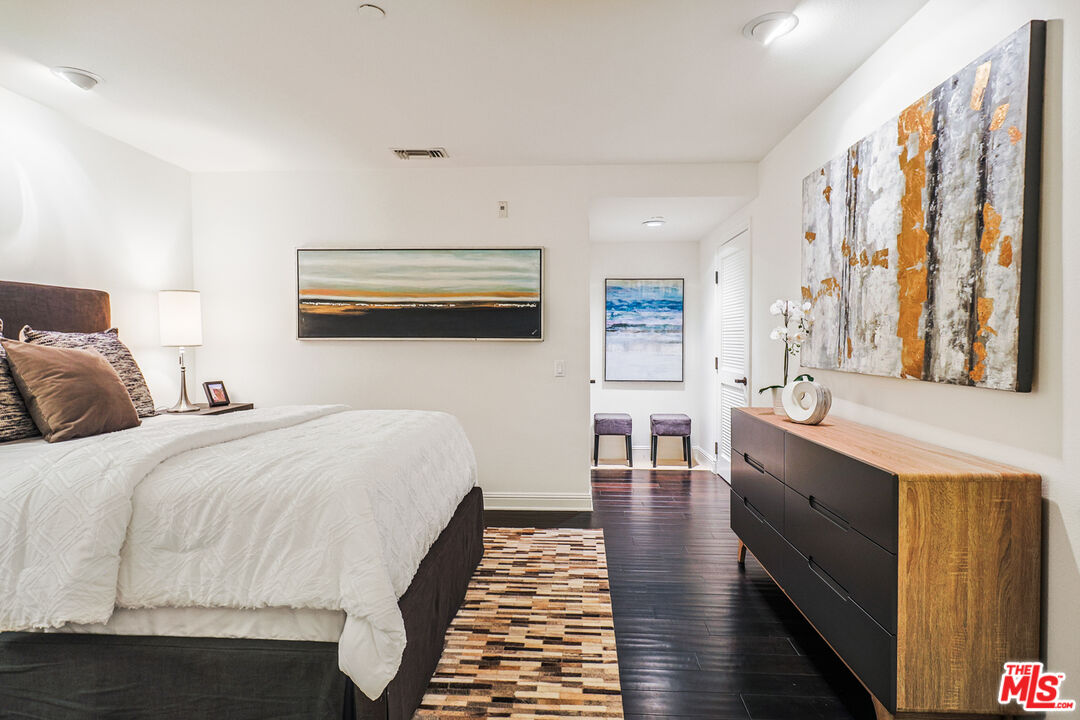 12218 Montana Ave Unit: 208