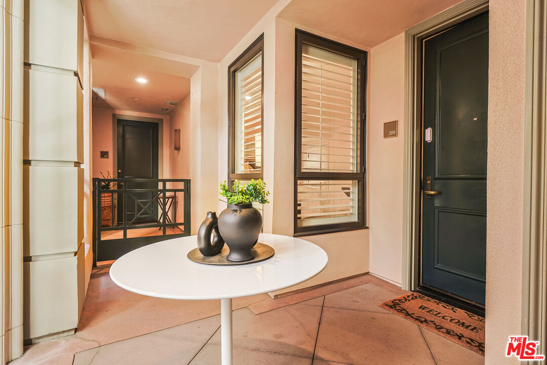 12218 Montana Ave Unit: 208