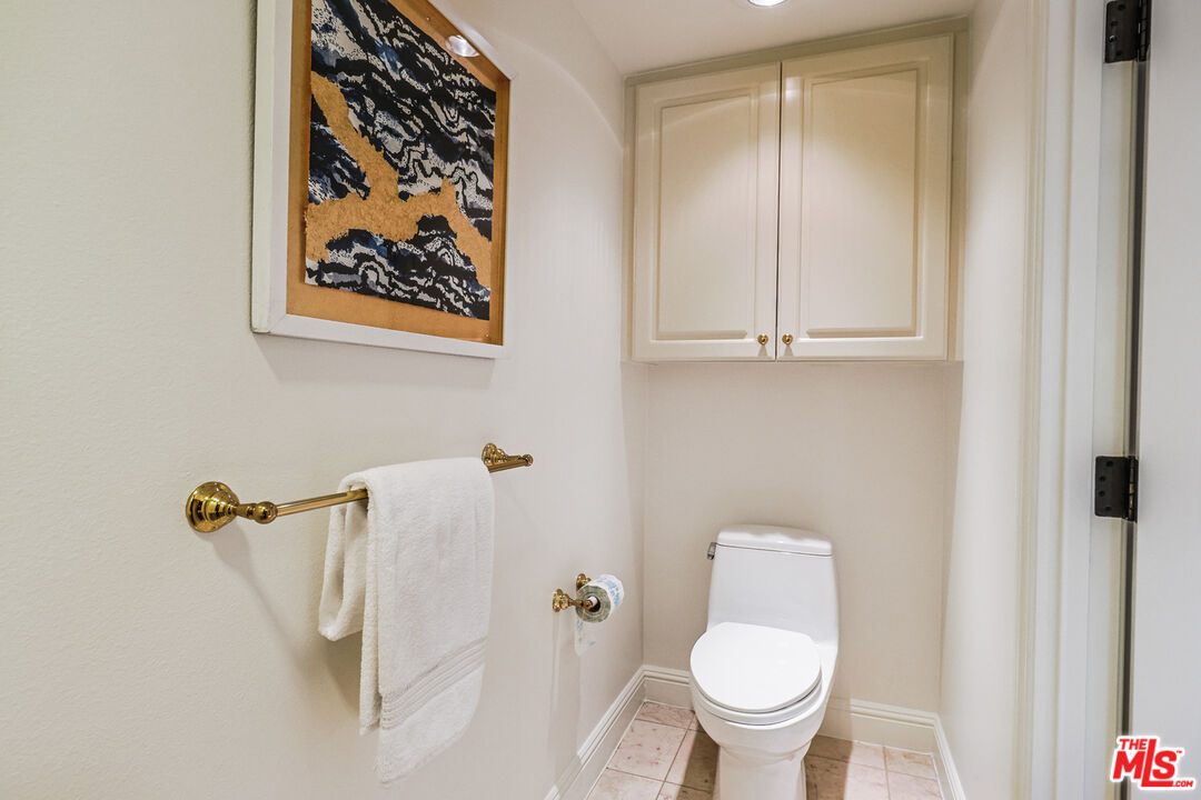 12218 Montana Ave Unit: 208