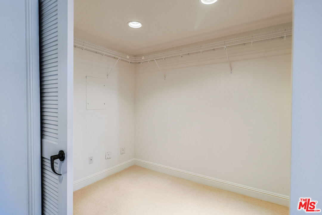 12218 Montana Ave Unit: 208