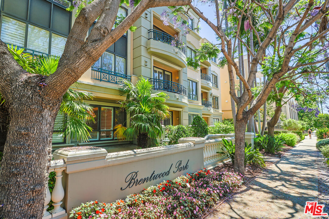 12218 Montana Ave Unit: 208