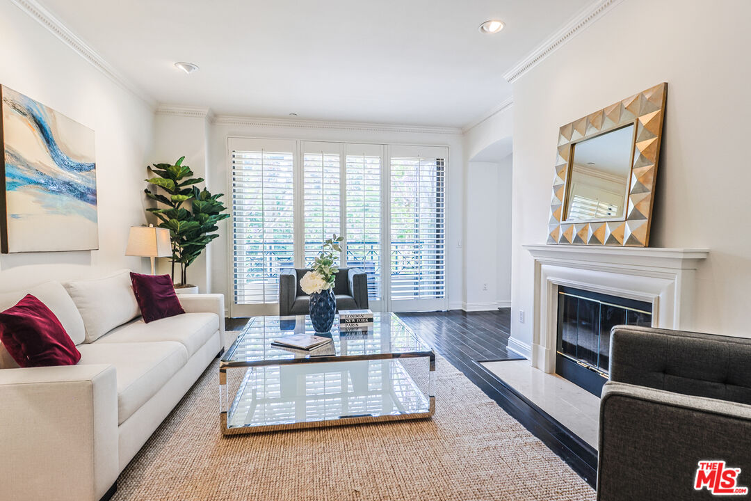 12218 Montana Ave Unit: 208