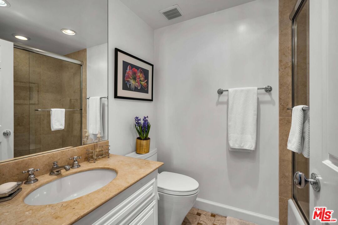 11745 Montana Ave Unit: 301