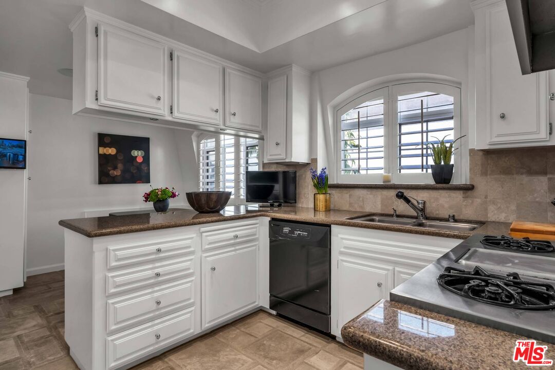 11745 Montana Ave Unit: 301