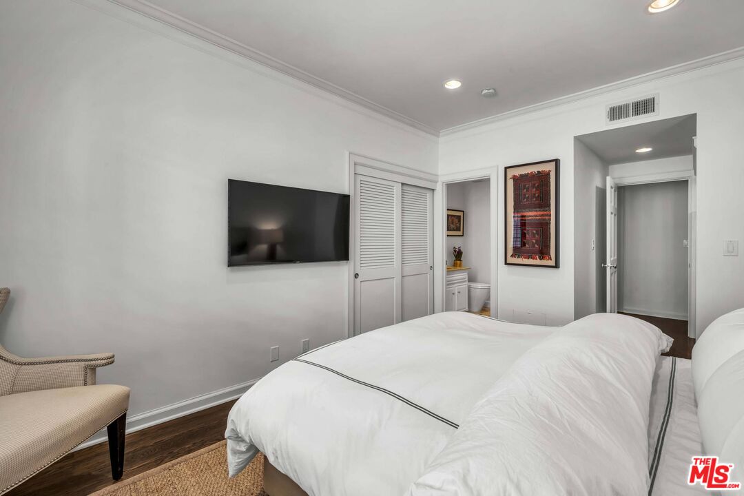 11745 Montana Ave Unit: 301