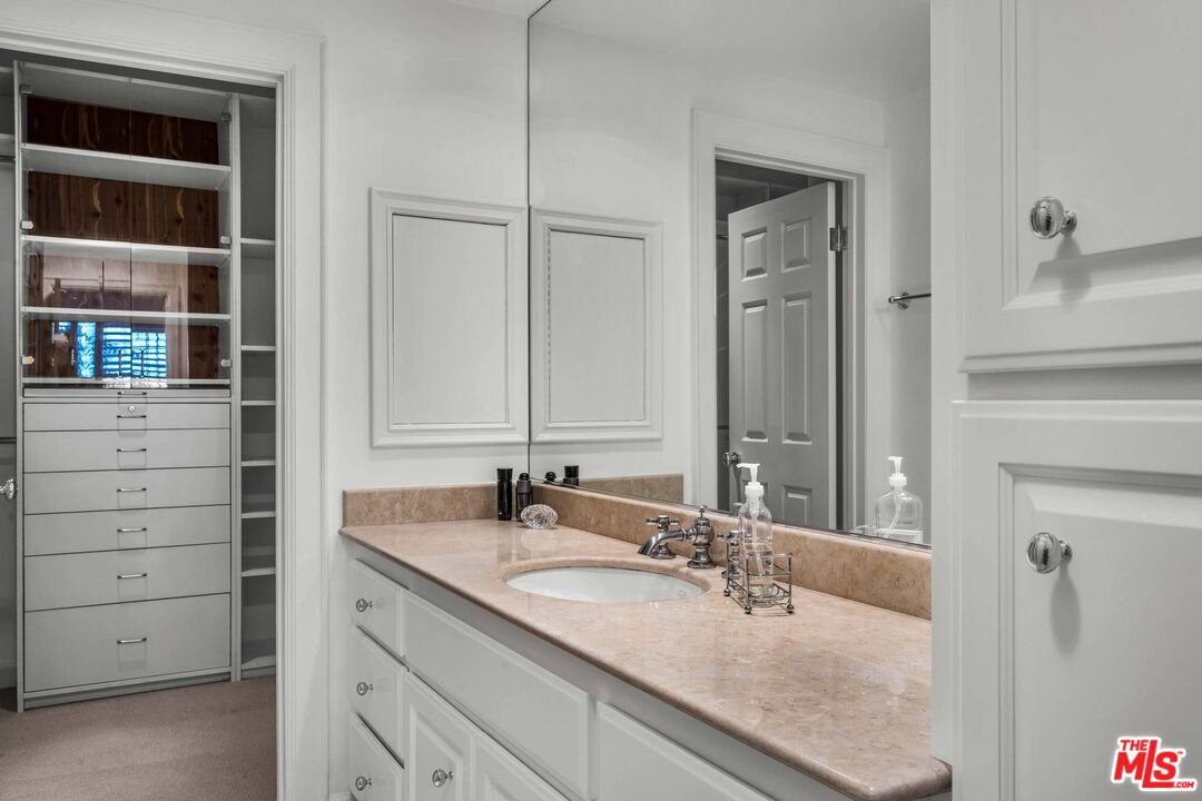 11745 Montana Ave Unit: 301