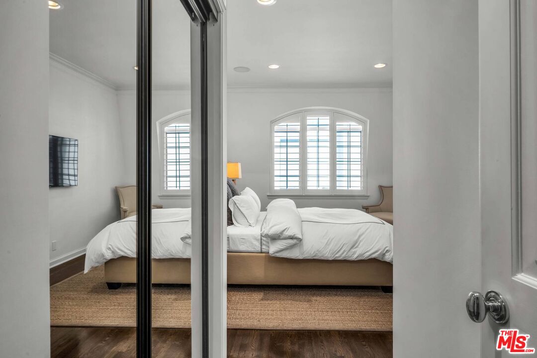 11745 Montana Ave Unit: 301