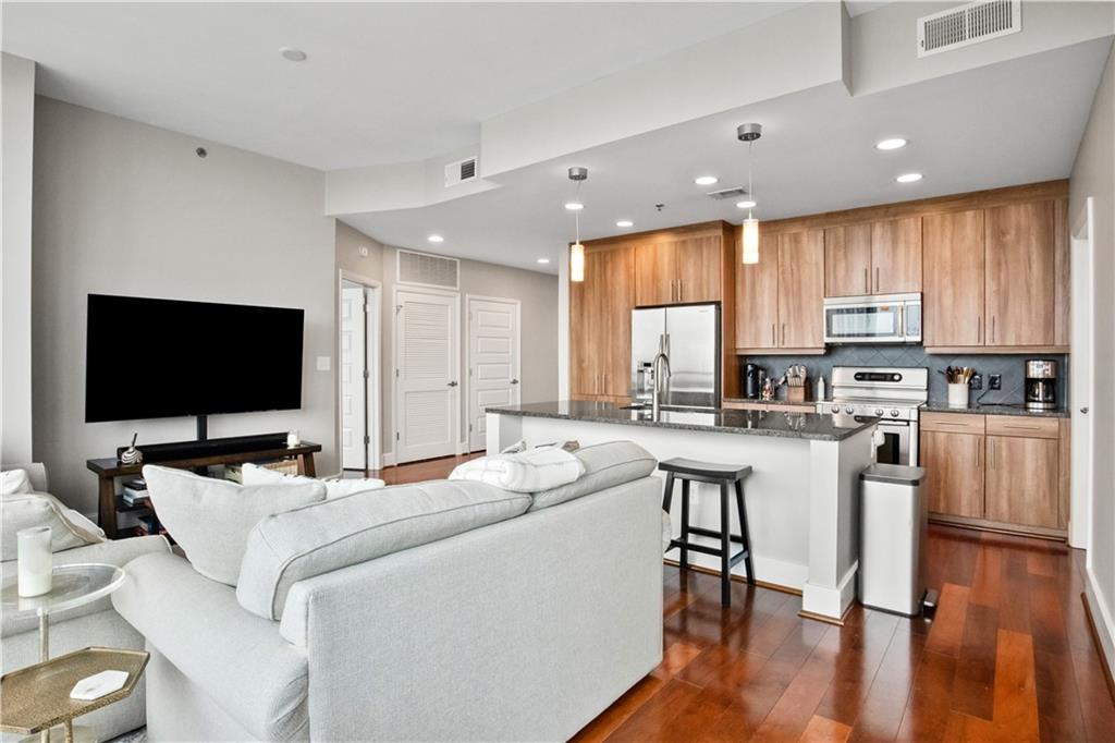 1080 Peachtree Street NE Unit 2512