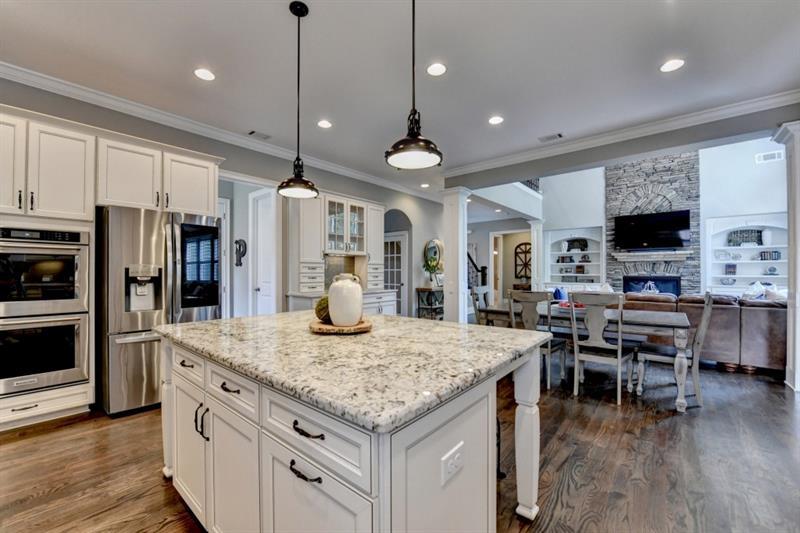 2960 Manorview Lane