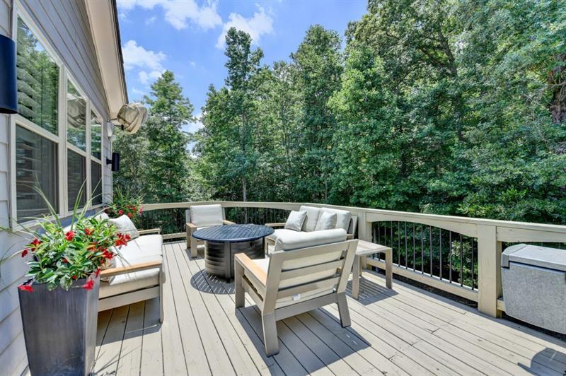 2960 Manorview Lane