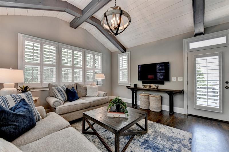 2960 Manorview Lane