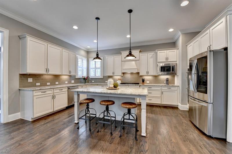 2960 Manorview Lane