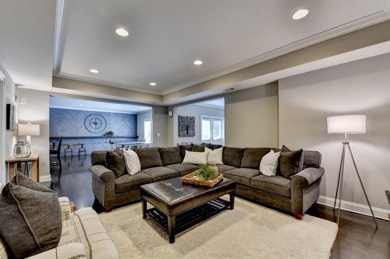 2960 Manorview Lane