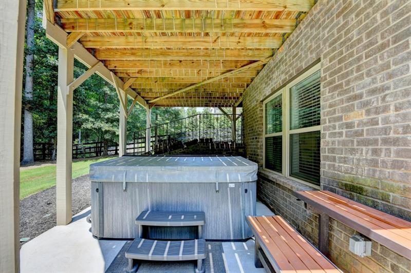 2960 Manorview Lane
