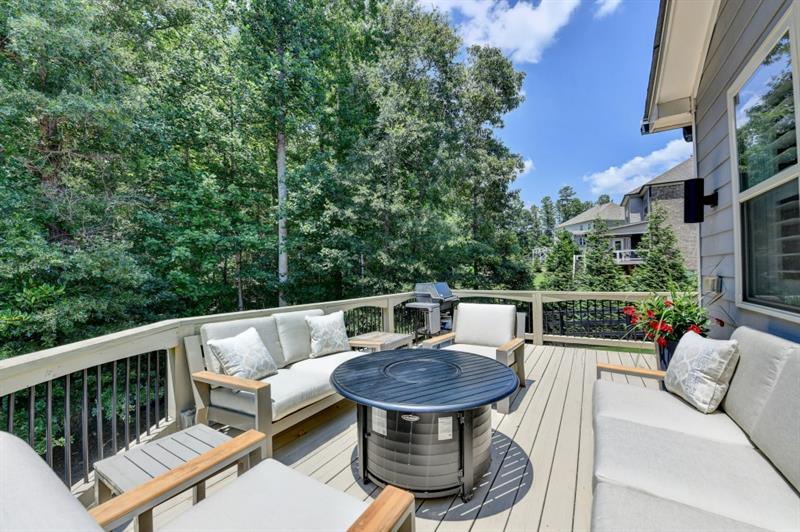 2960 Manorview Lane