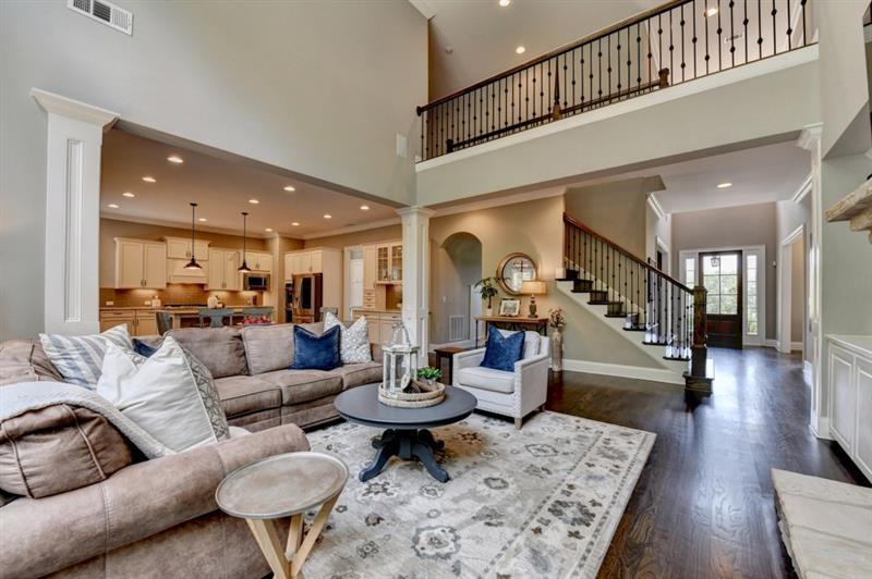 2960 Manorview Lane