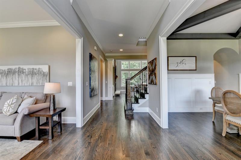 2960 Manorview Lane