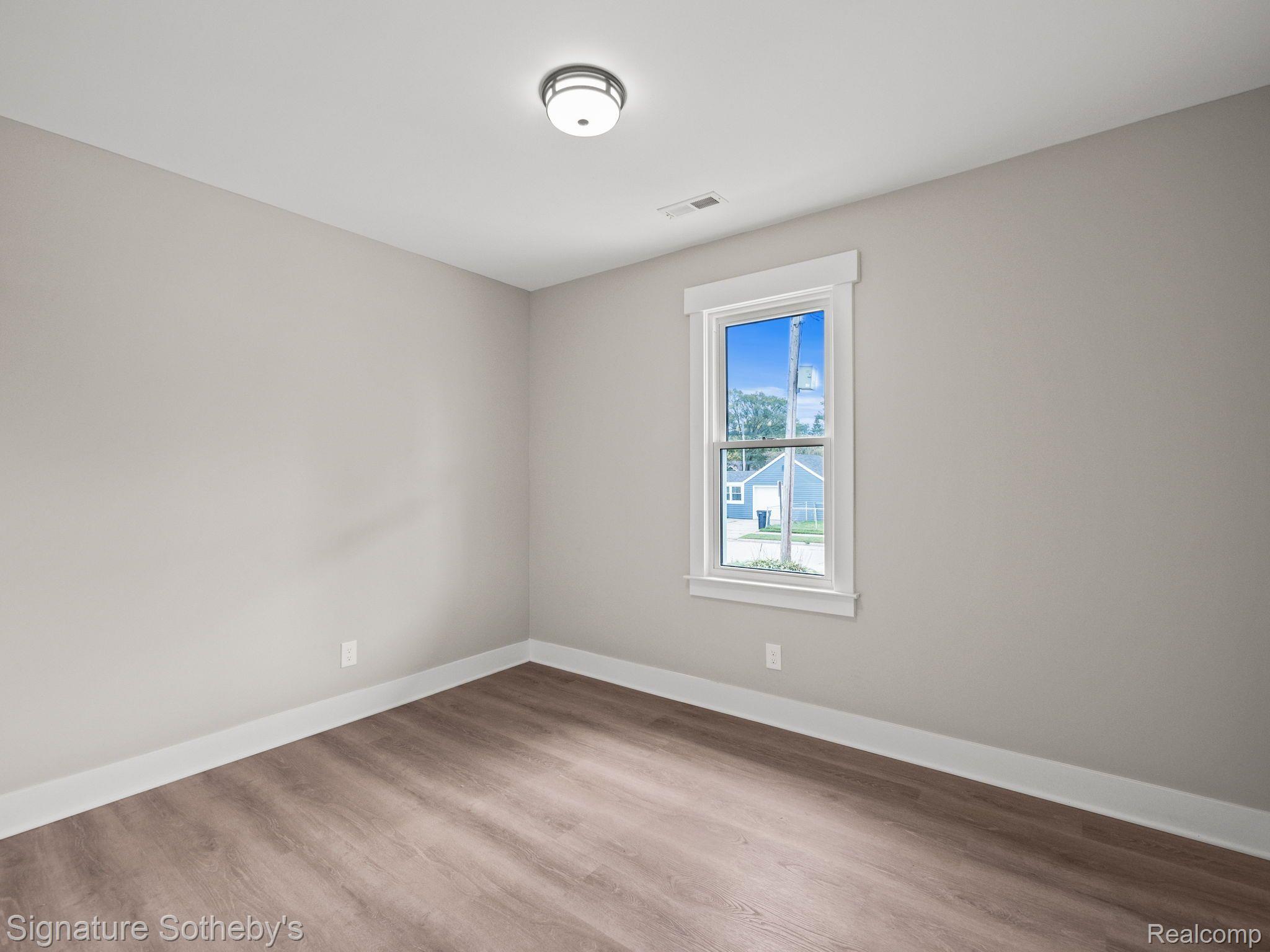 333 E LA SALLE Avenue