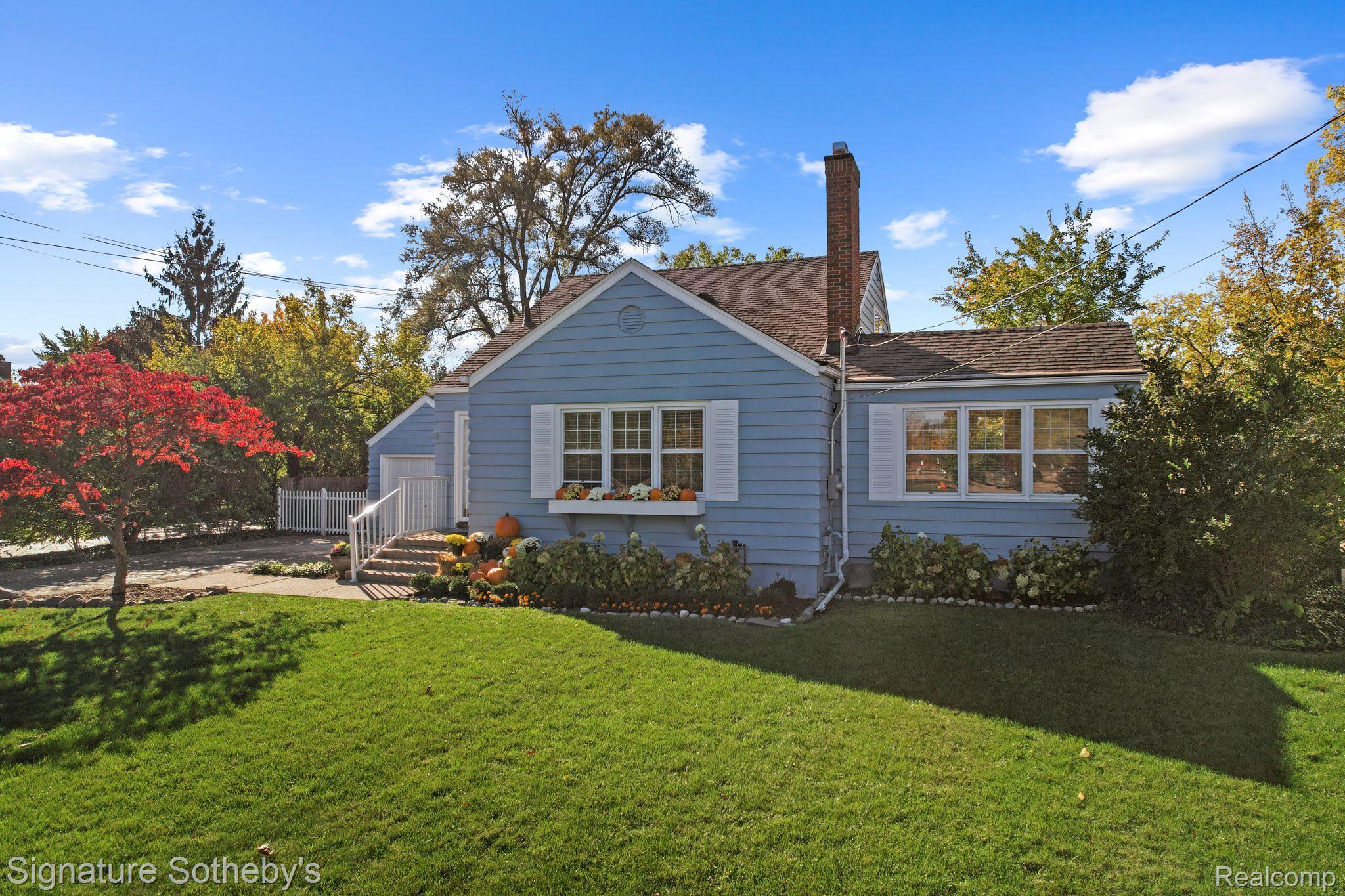 312 PLEASANT Street