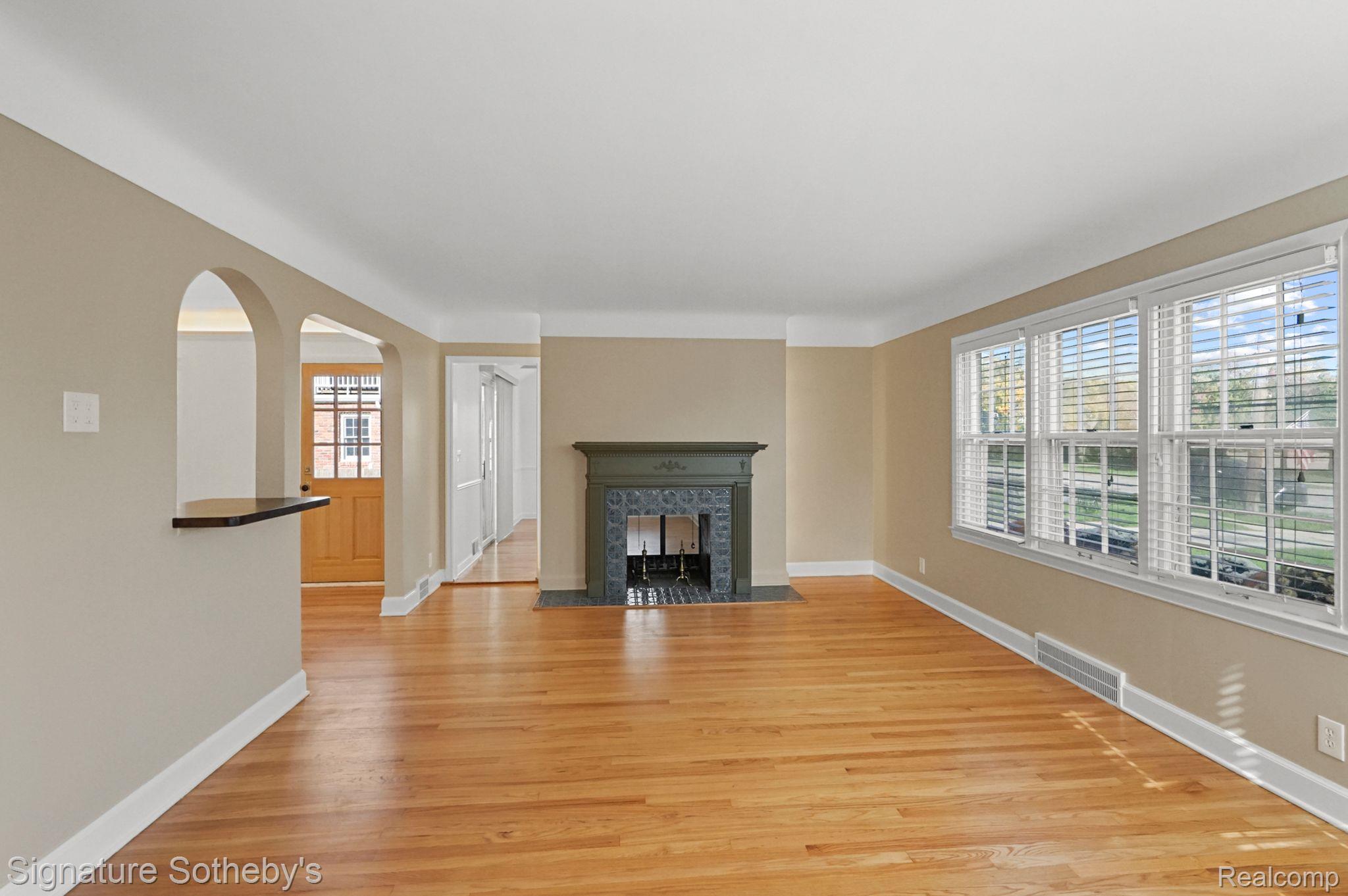 312 PLEASANT Street