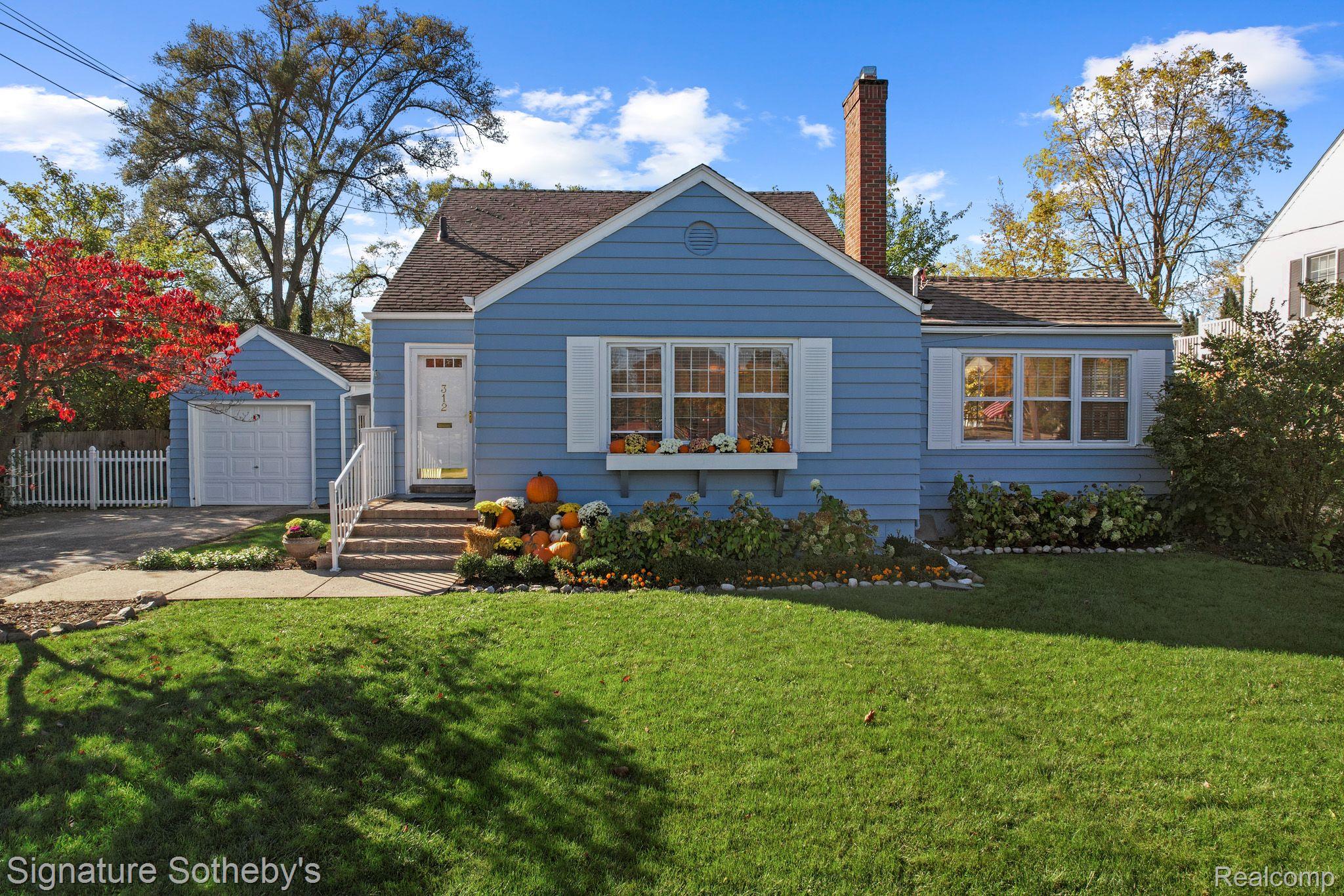 312 PLEASANT Street