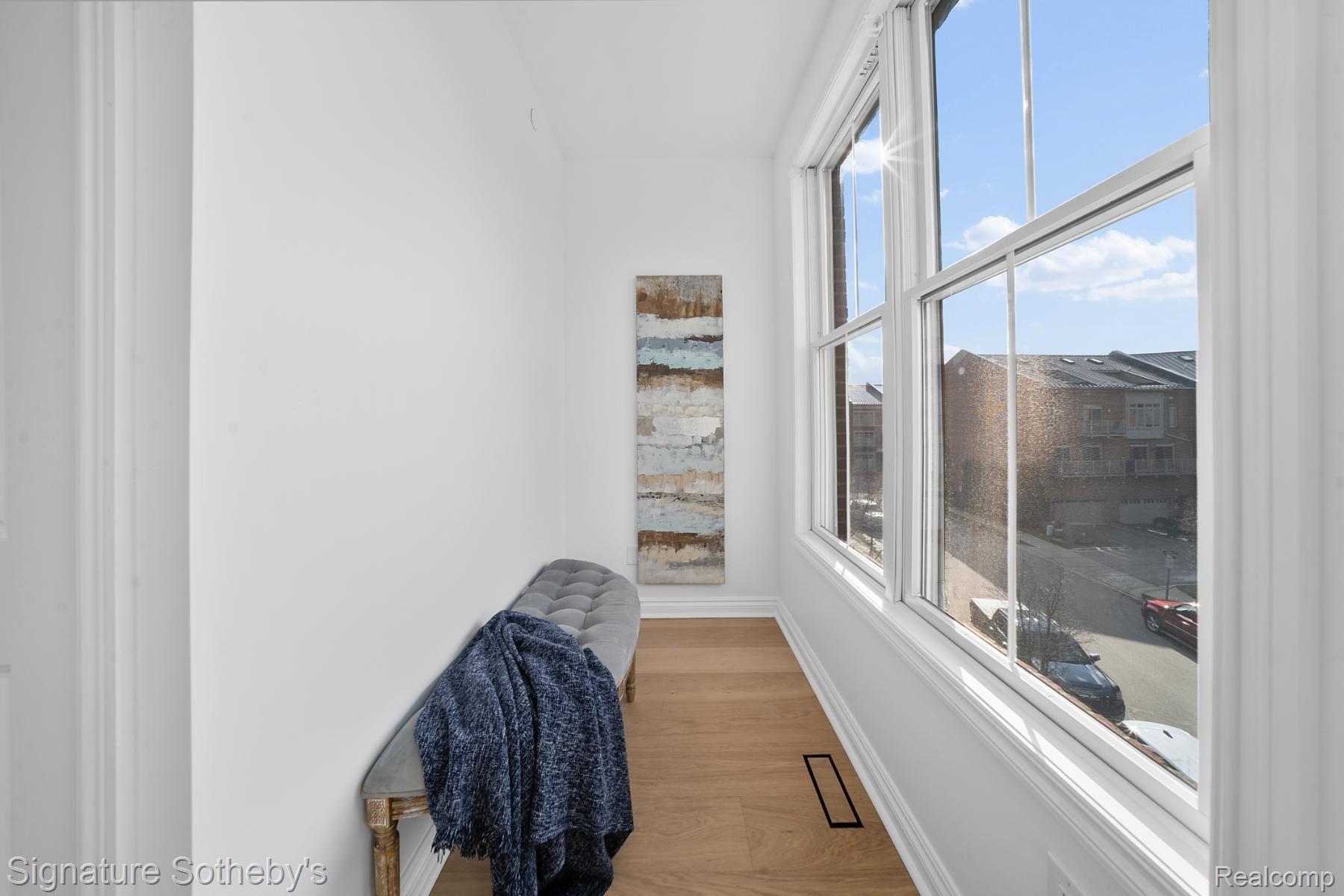 501 LEWIS Street