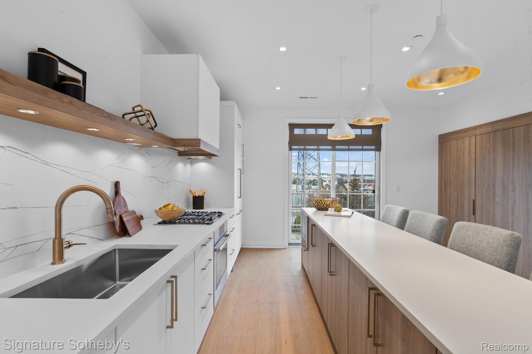 501 LEWIS Street