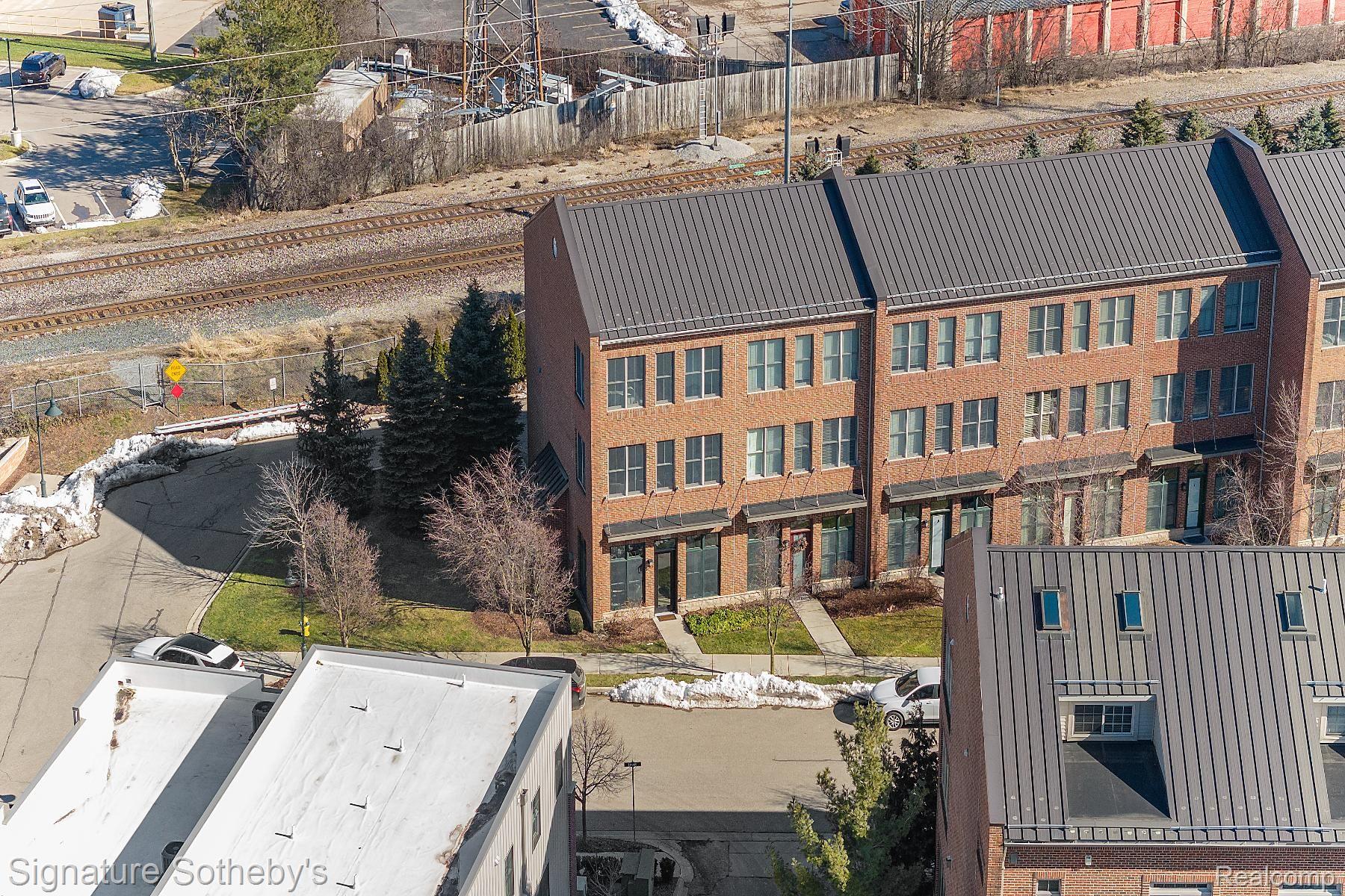 501 LEWIS Street