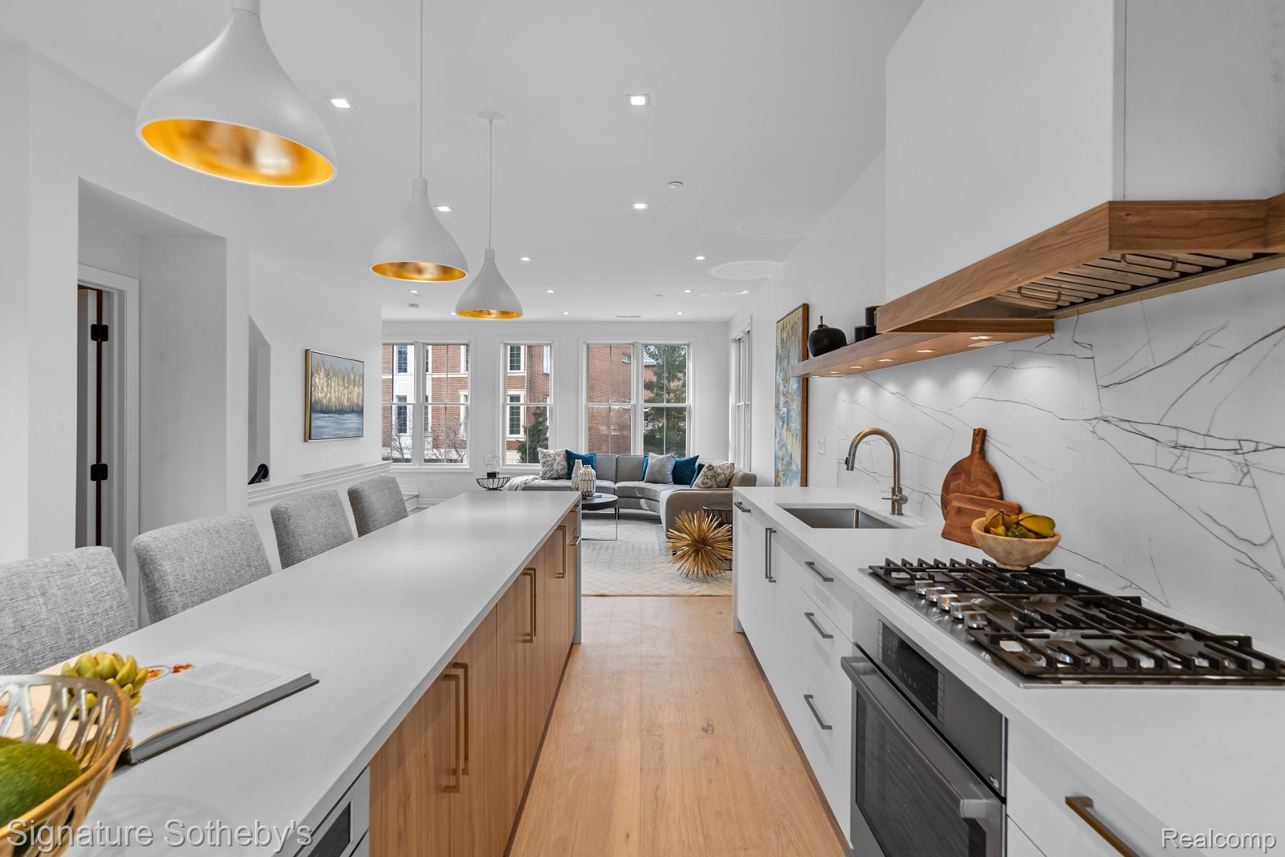 501 LEWIS Street