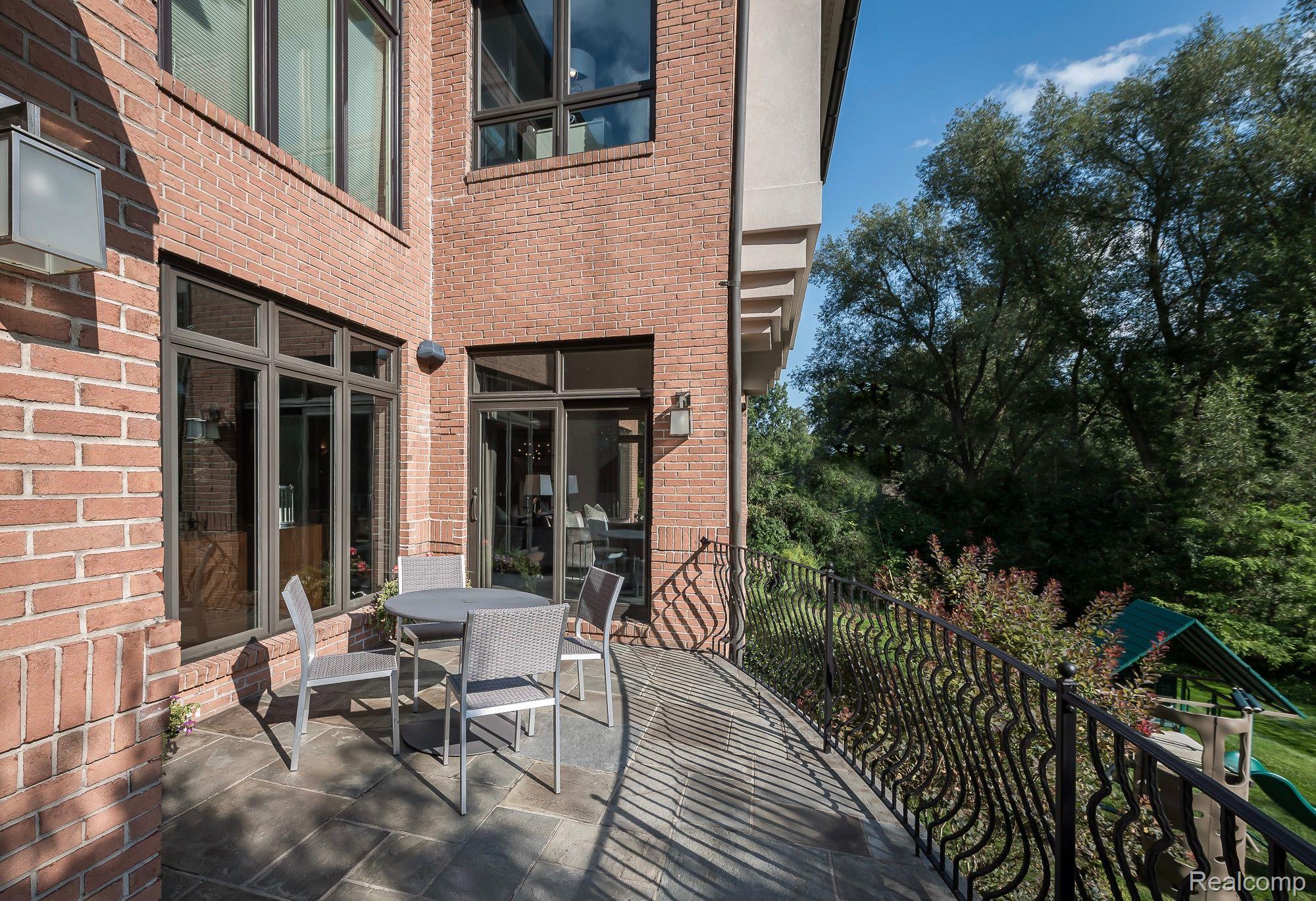 4524 STONELEIGH Road