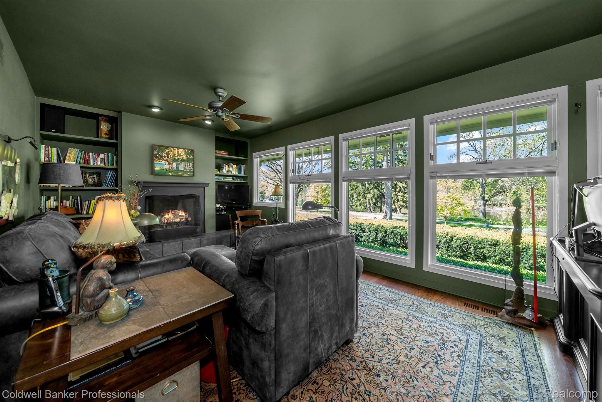 774 LAKESIDE Drive