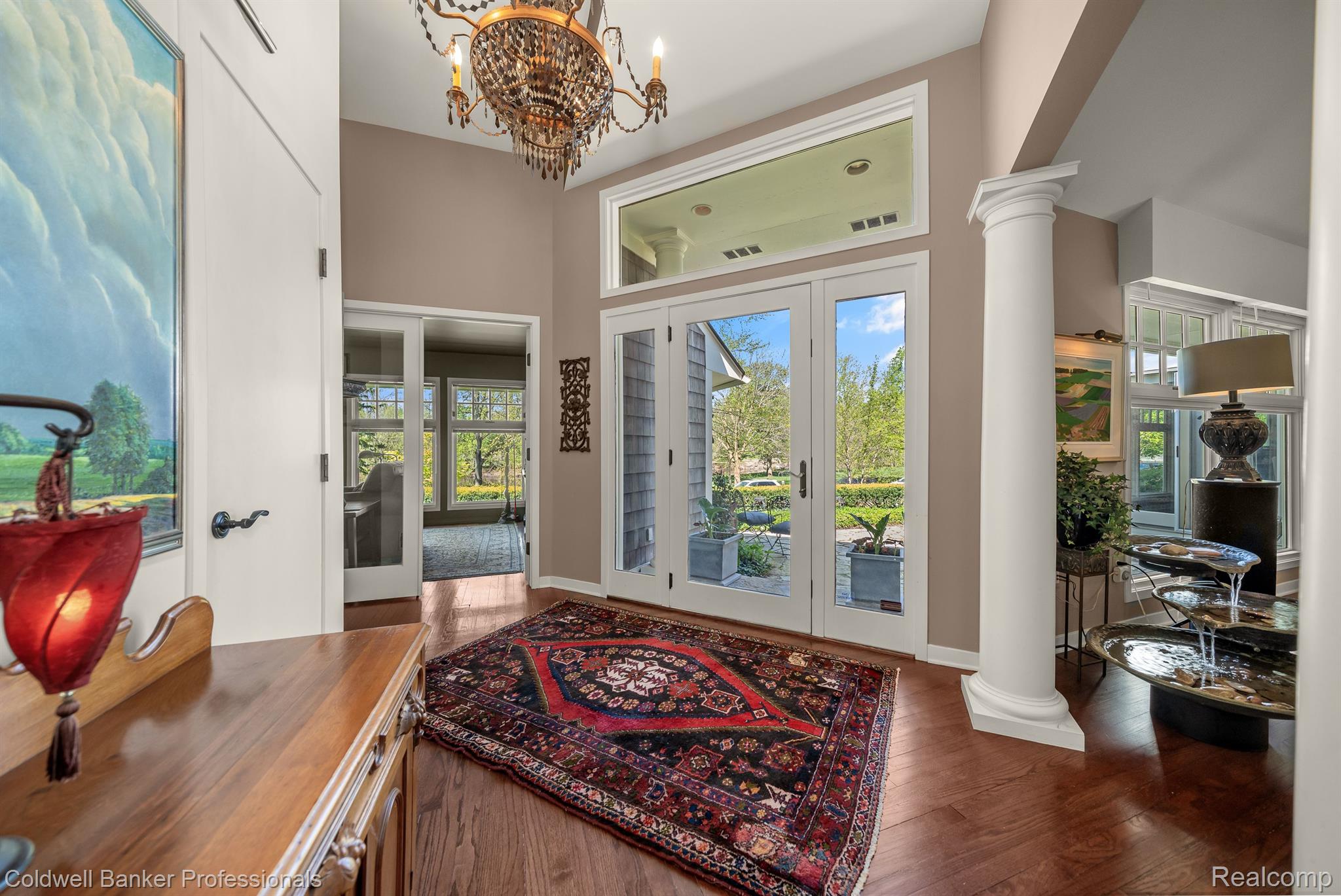774 LAKESIDE Drive