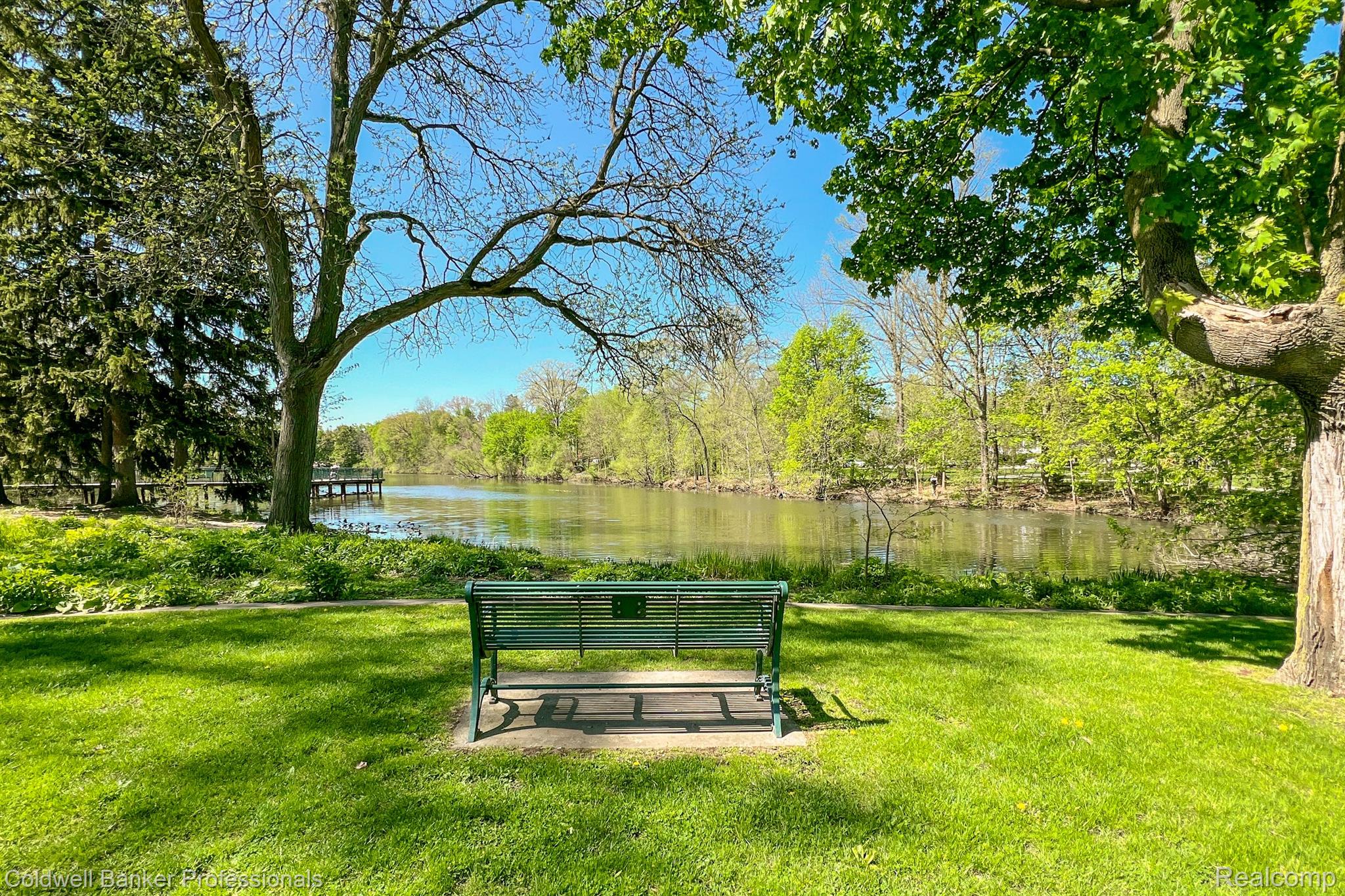 774 LAKESIDE Drive