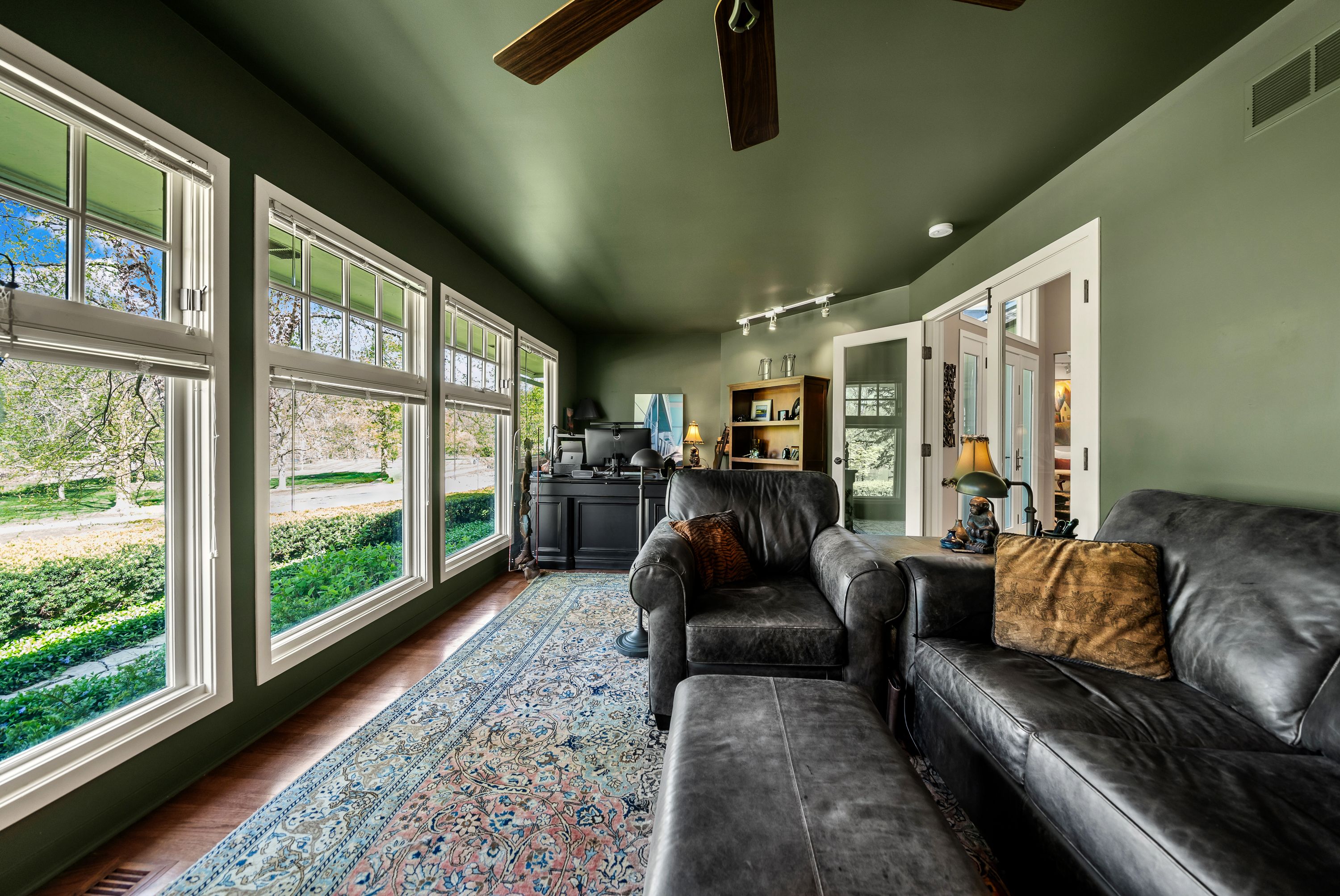 774 LAKESIDE Drive