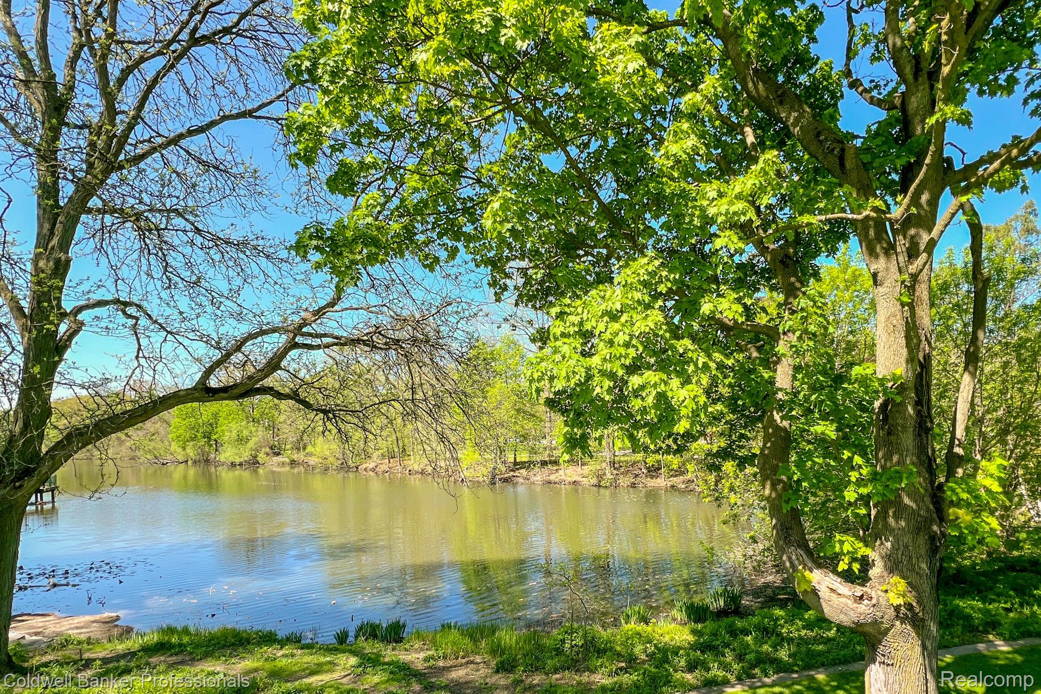 774 LAKESIDE Drive