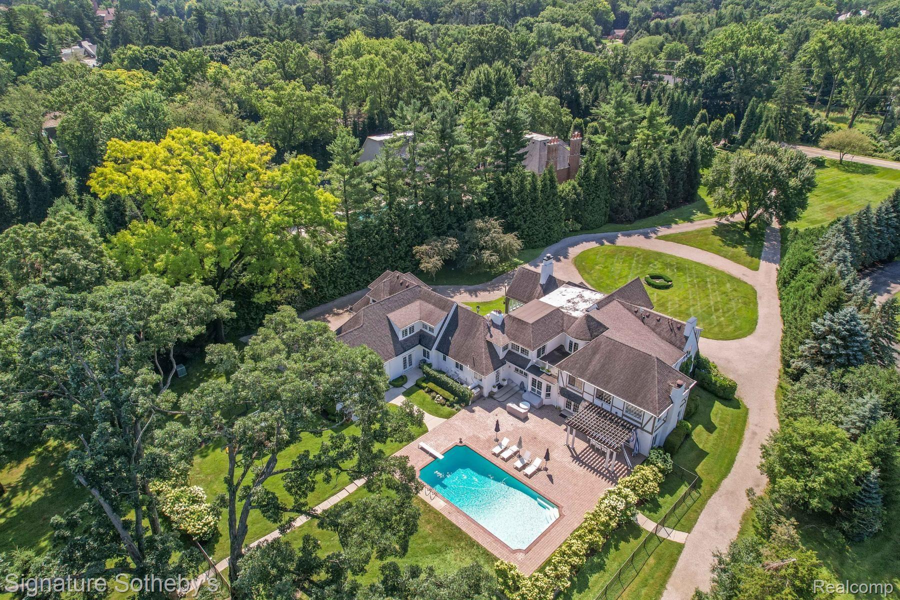 720 LONE PINE Road