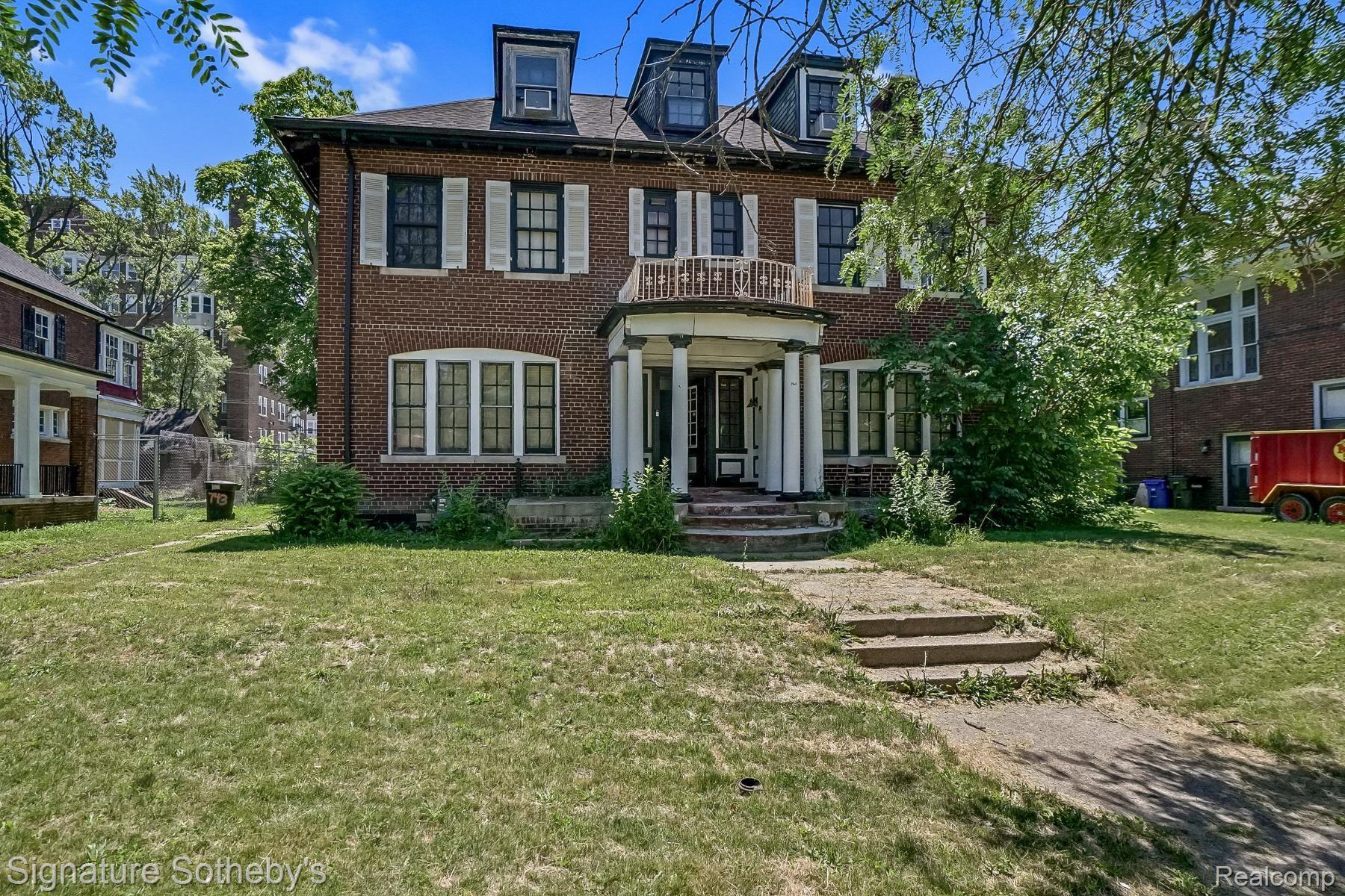 743 VIRGINIA PARK Street