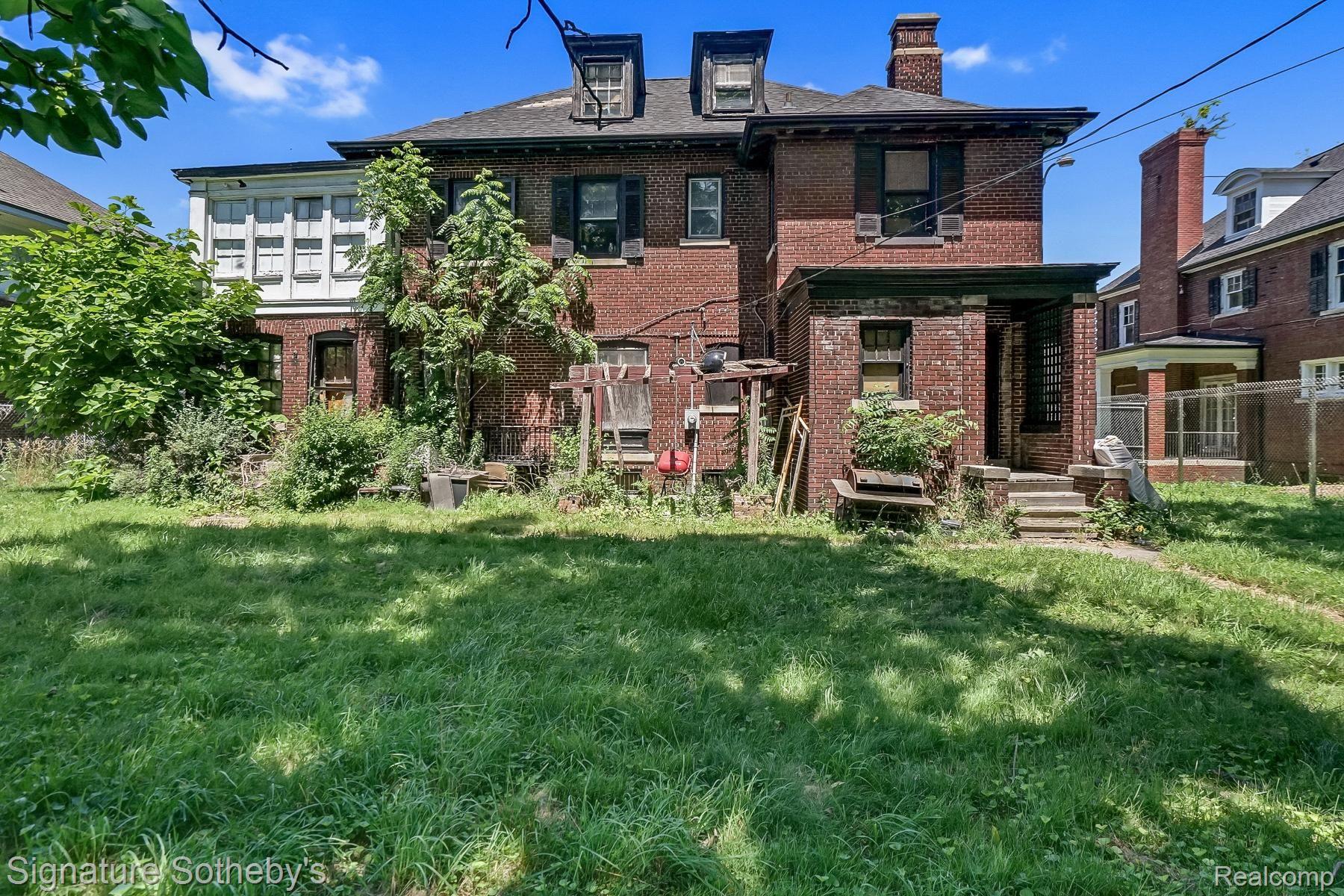 743 VIRGINIA PARK Street