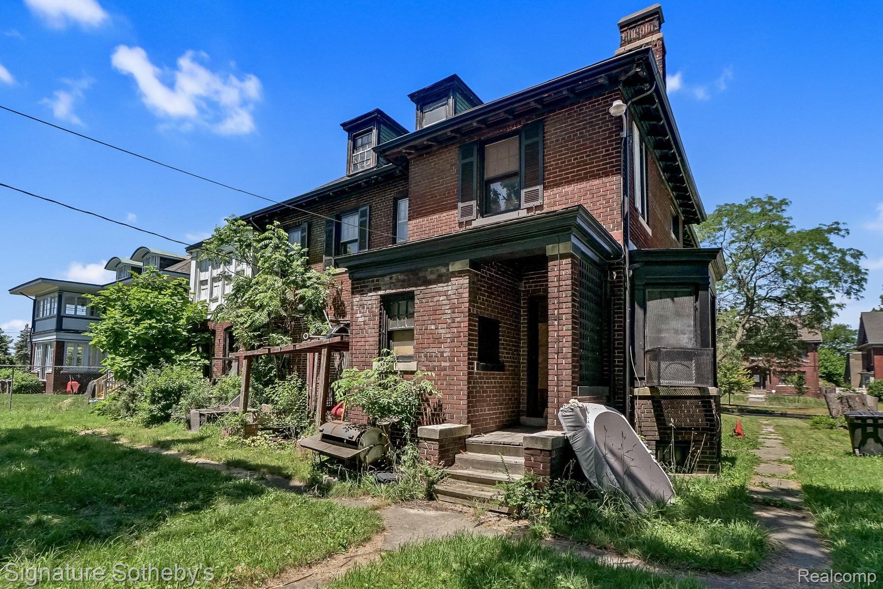743 VIRGINIA PARK Street