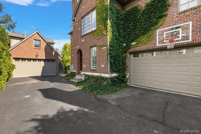 321 Aspen Road