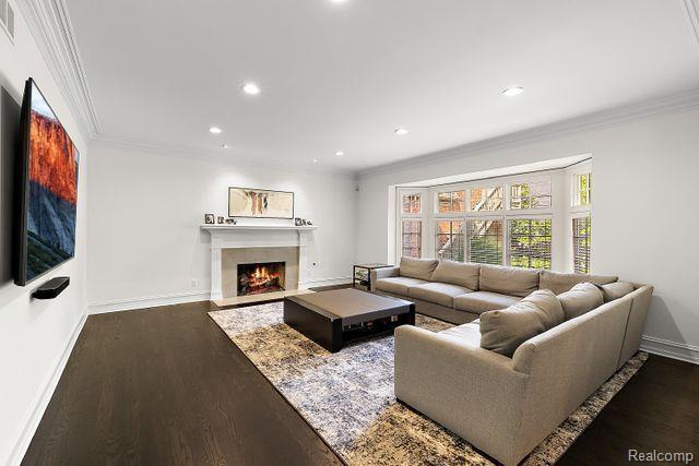 321 Aspen Road