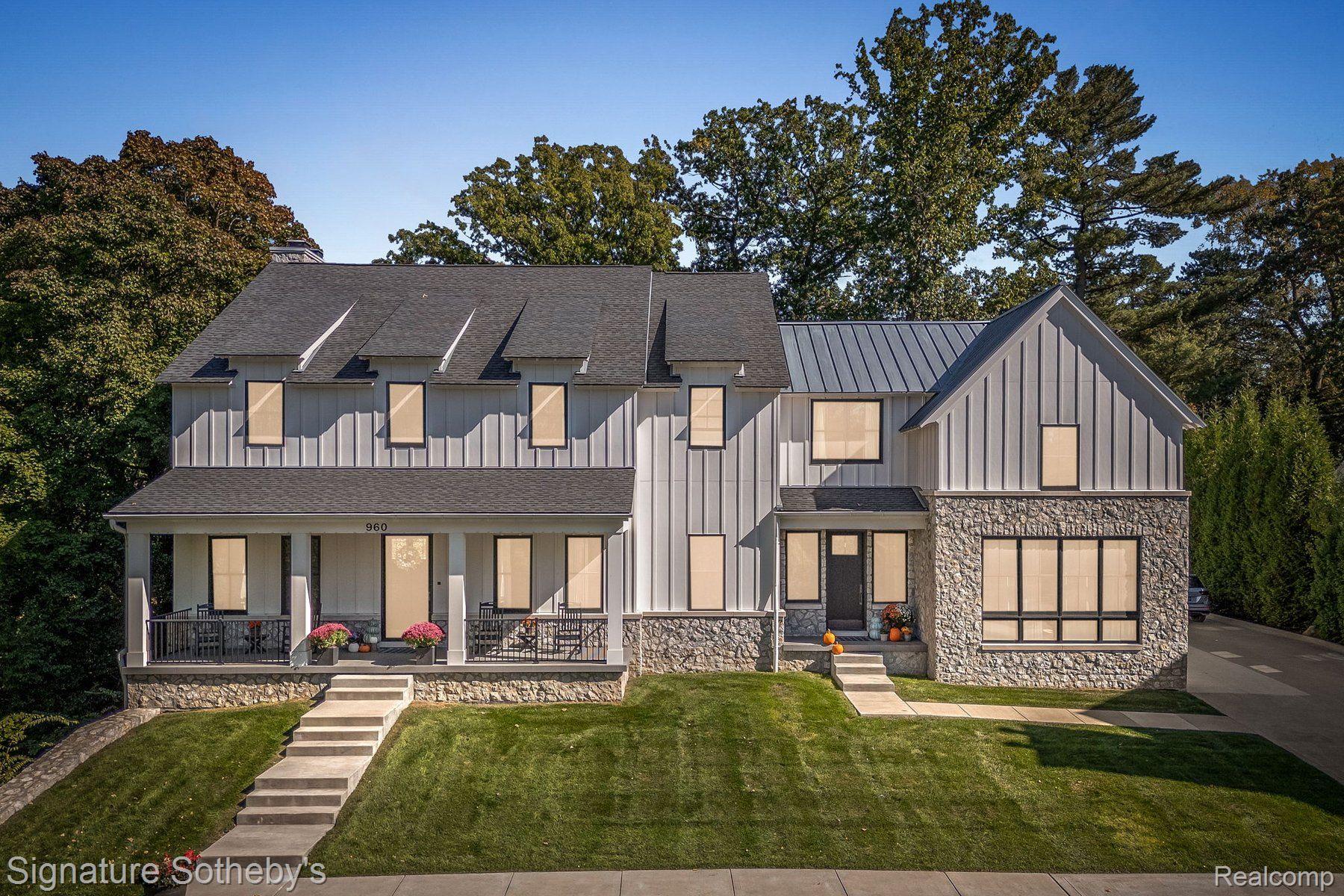 960 Lakeside Drive