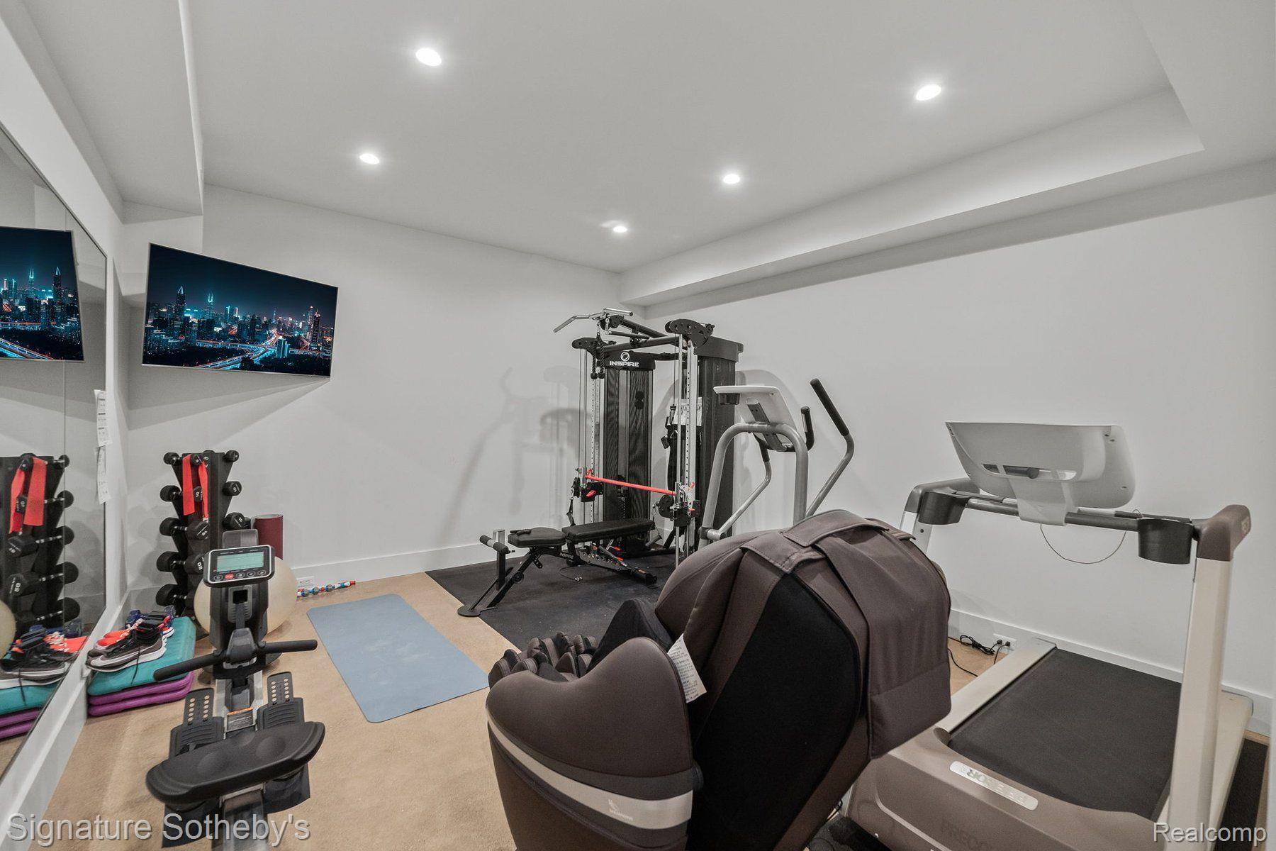 960 Lakeside Drive