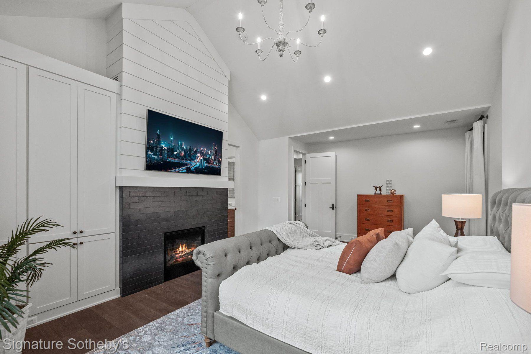 960 Lakeside Drive