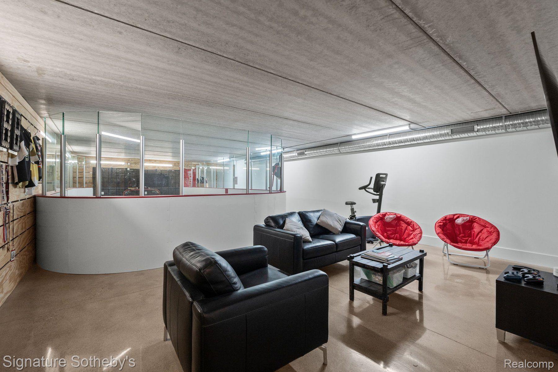 960 Lakeside Drive