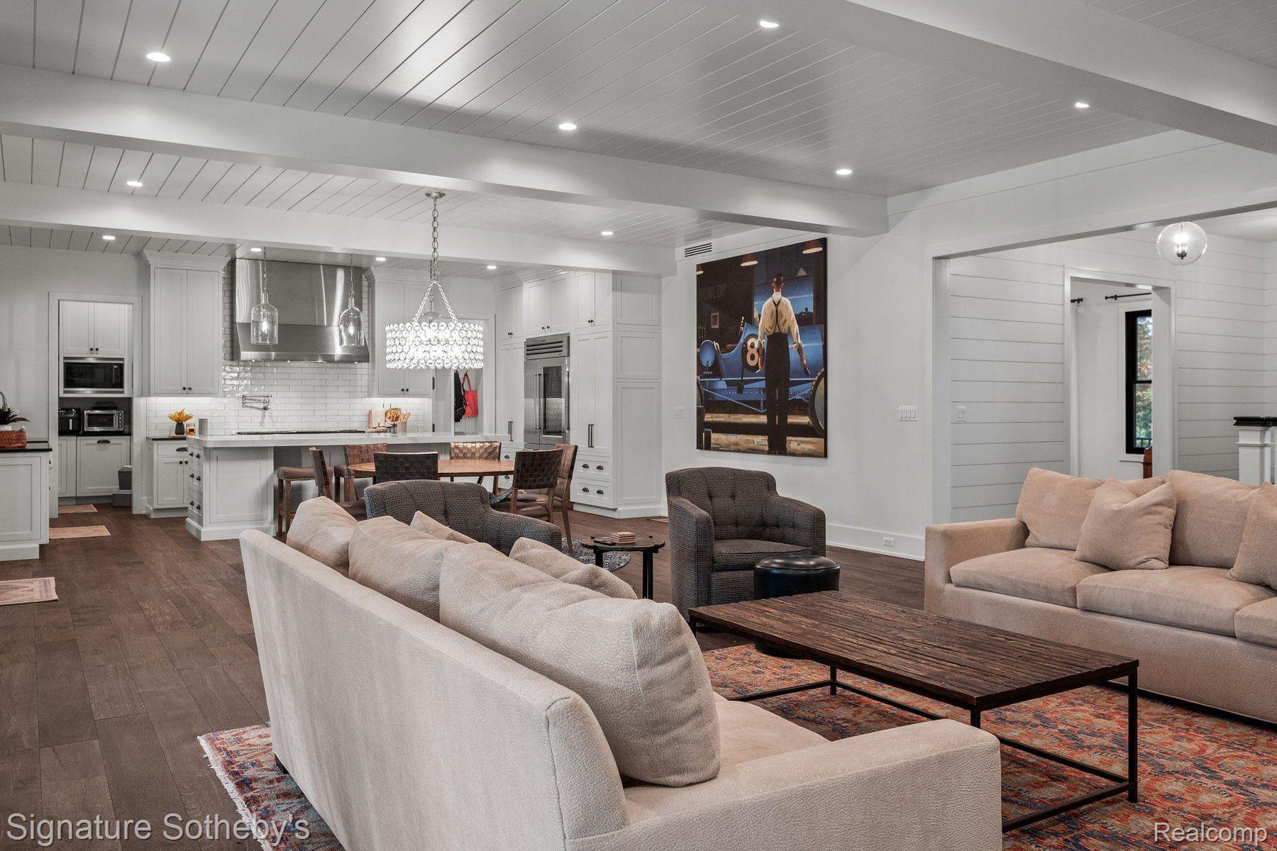 960 Lakeside Drive